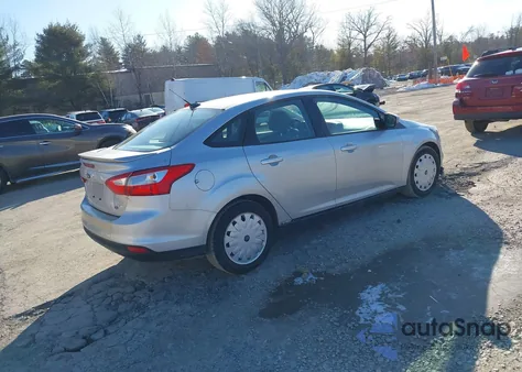 2012 Ford Focus Se из США, поврежденный, VIN 1FAHP3F2XCL124701